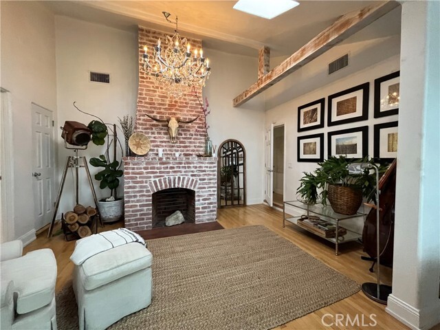 Building Photo - 5431 Agnes Ave