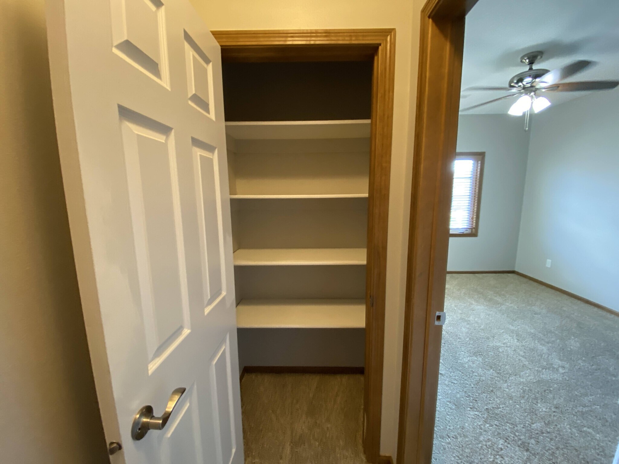 Building Photo - 2000 Meadow Ct