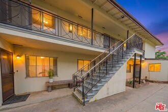 Building Photo - 10043 Haines Canyon Ave