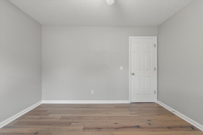 Building Photo - 300 Early Harvest Ct