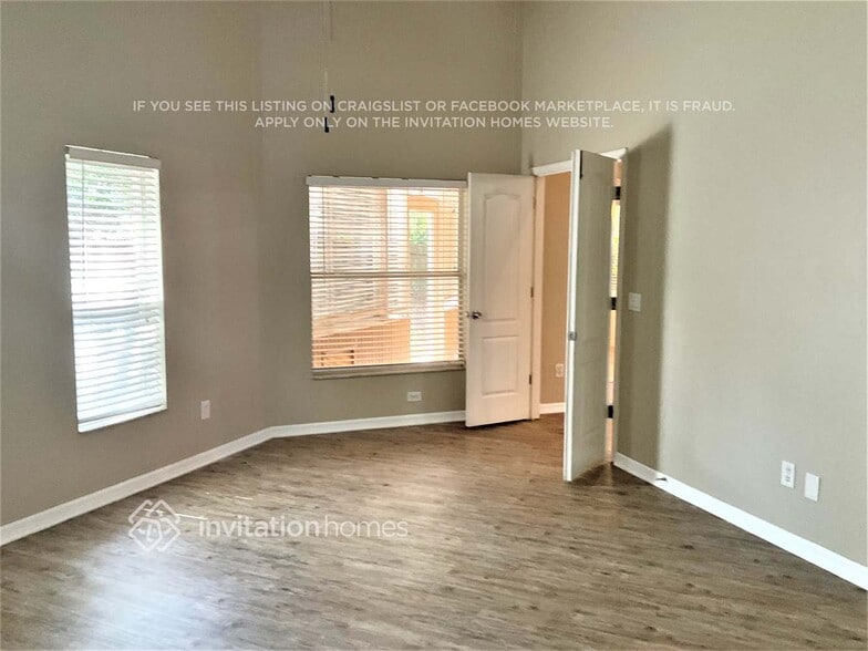 Building Photo - 3620 Seminole Dr