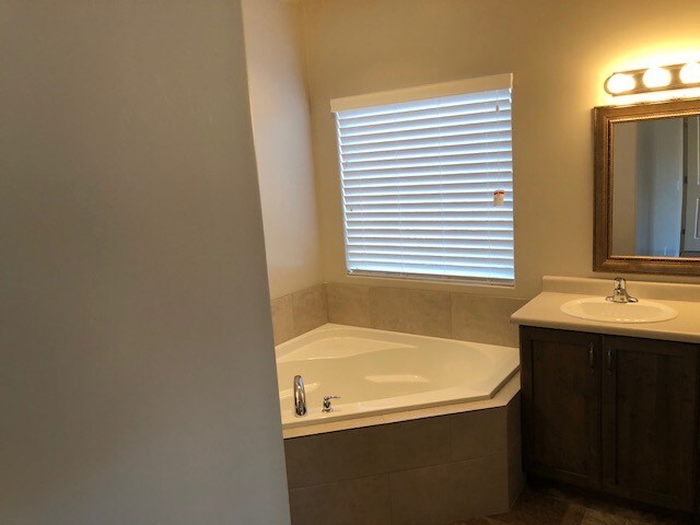 Building Photo - 3378 E Crimson Ridge Dr