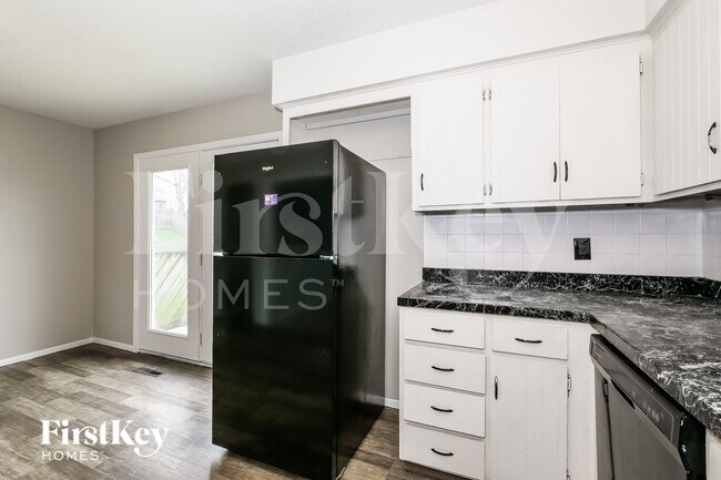 Building Photo - 19304 E 7th St N