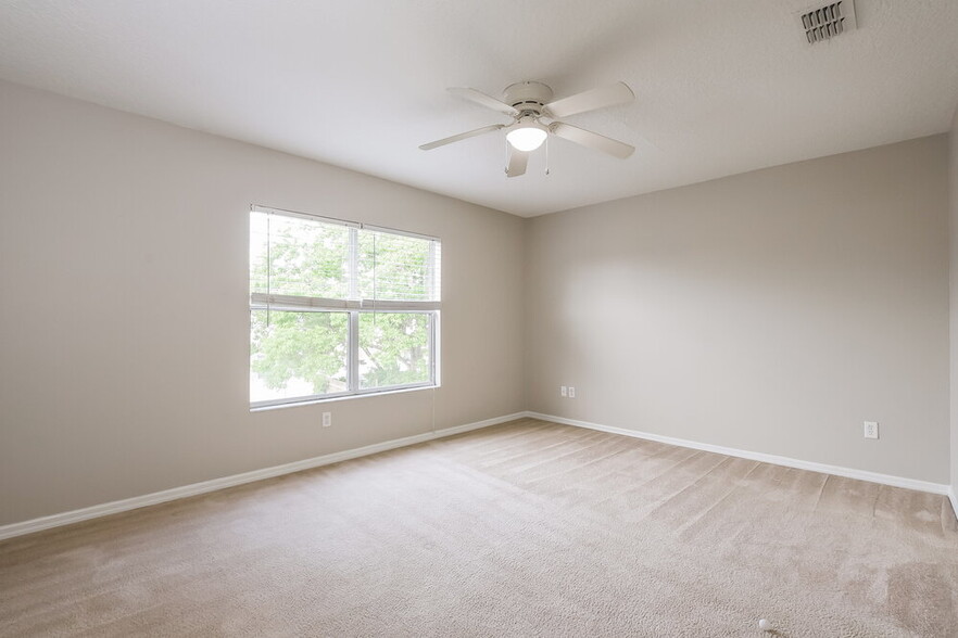 Building Photo - 13210 Moss Hollow Ct