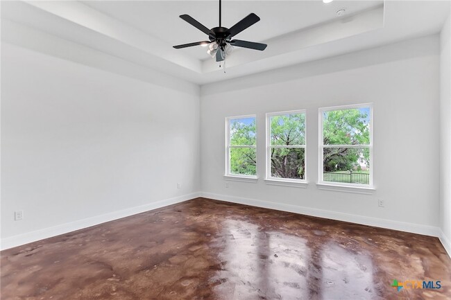 Building Photo - 102 Prairie