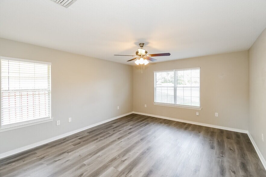 Building Photo - 2847 Cross Creek Dr