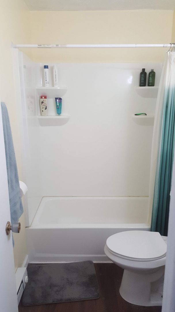 Building Photo - 356 E 13th Ave