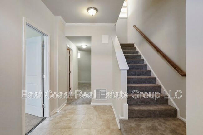 Building Photo - 15 Britania Ct