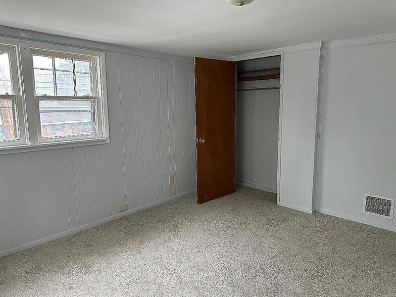 Building Photo - 898 Ridge Ave