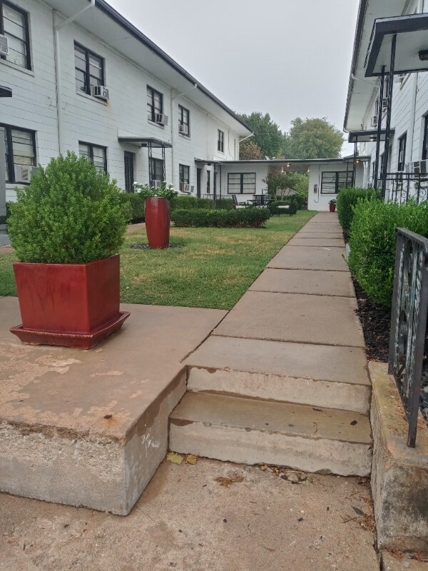 Building Photo - 1443 S Frisco Ave