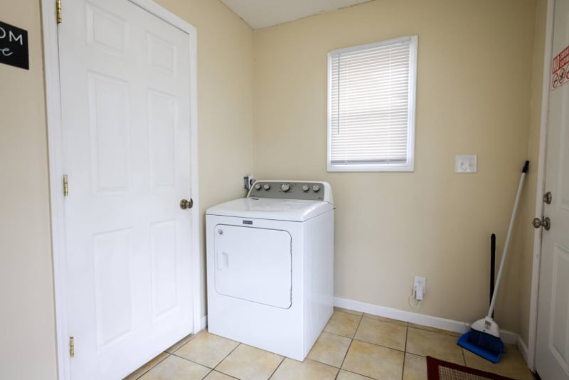 Building Photo - 608 Snell Bridge Rd