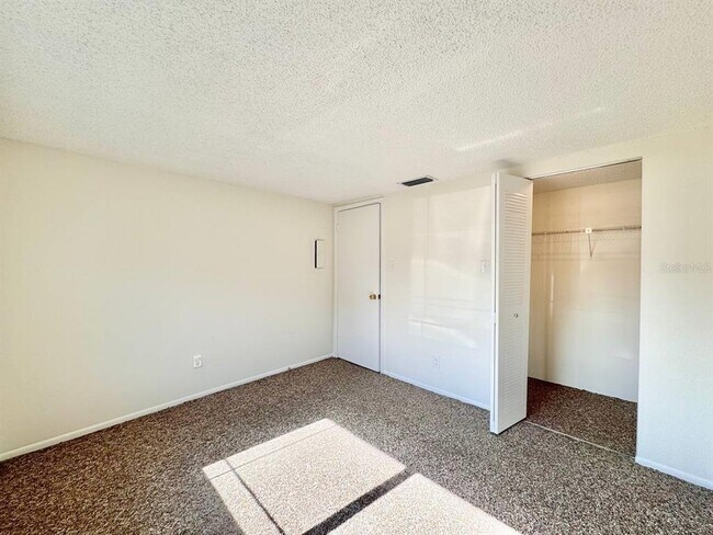 Building Photo - 3422 Trophy Blvd