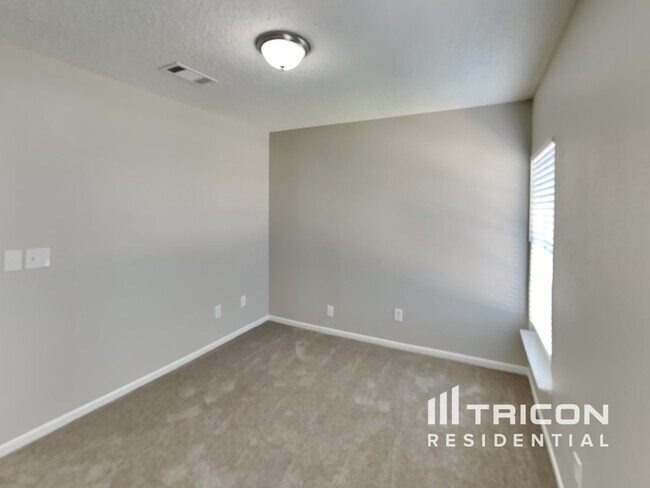 Building Photo - 2610 Townhall Ln