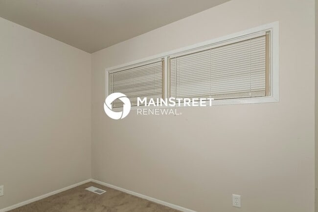 Building Photo - 3 Bedroom Pet-Friendly Home in Indianapolis, IN with Main Street Renewal