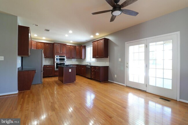 Building Photo - 25497 Carrington Dr