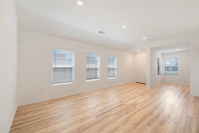 Building Photo - 26626 Lantana Cyn Dr
