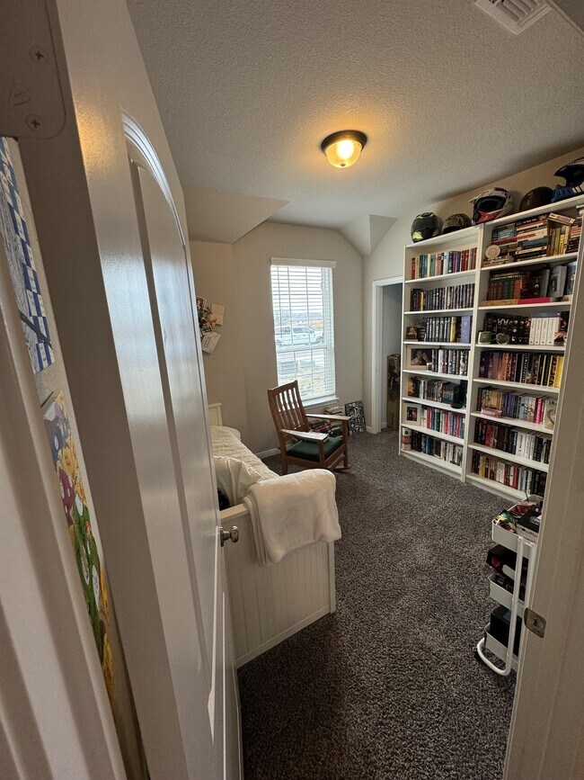 Building Photo - 8314 Stonehollow