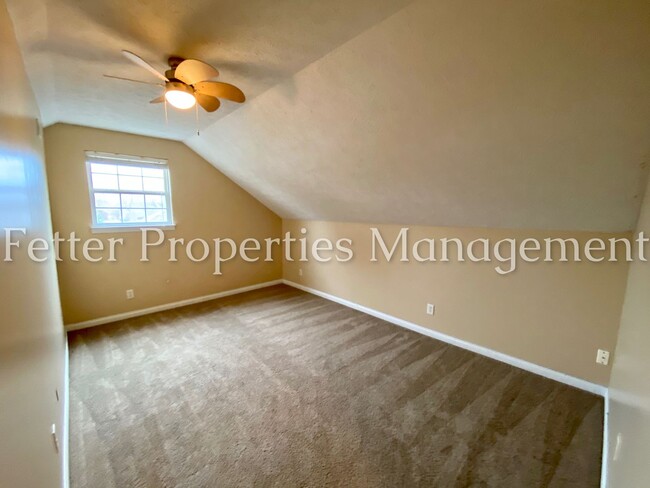 Building Photo - 3 Bedroom East Side Home!