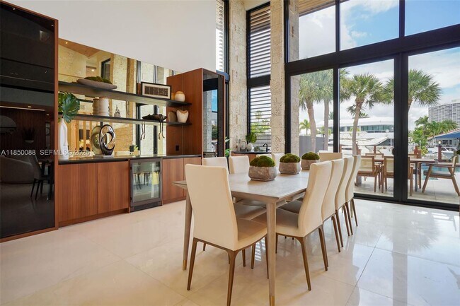 Building Photo - 3343 NE 166th St