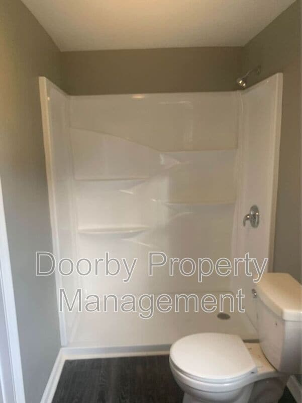 Building Photo - 2408 Cres Club Dr