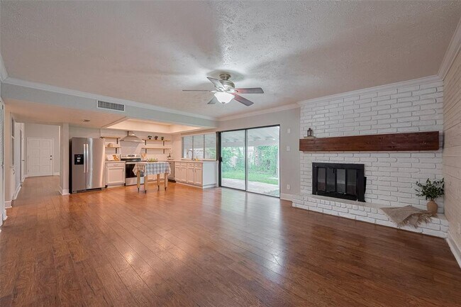 Building Photo - 3835 Cypressdale Dr