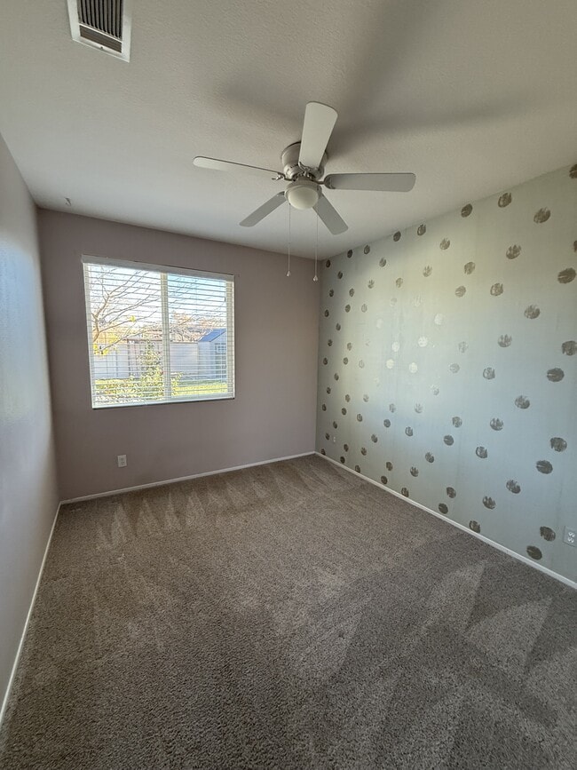 Building Photo - 1345 Clasico Dr