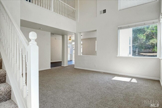 Building Photo - Architectural delight! Shows like a model! 4 bedrooms, 2 full baths.