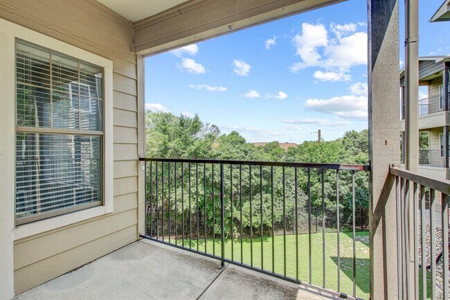 Building Photo - 2320 Gracy Farms Ln