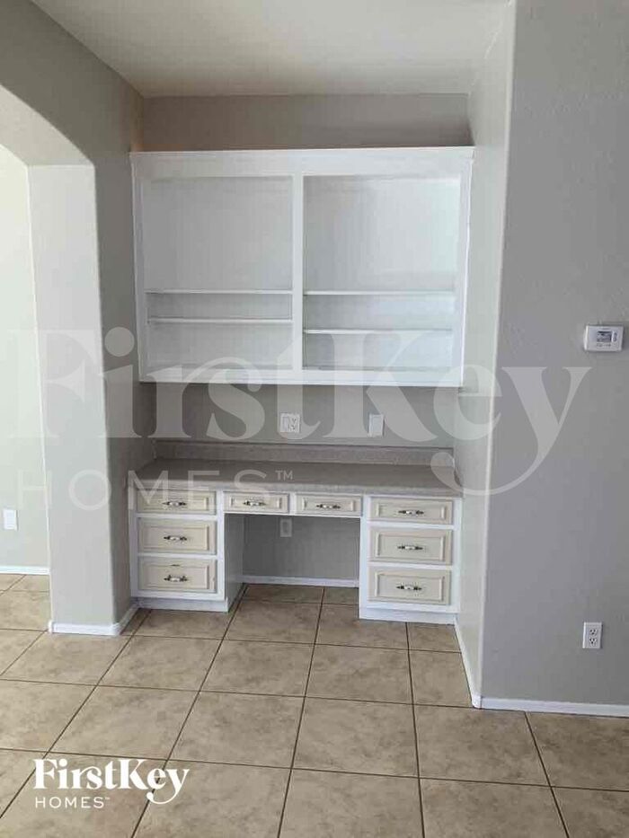 Building Photo - 12563 W Osborn Rd
