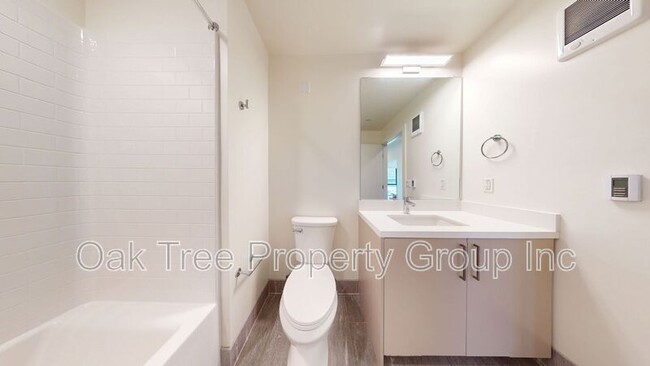 Building Photo - 532 Union St