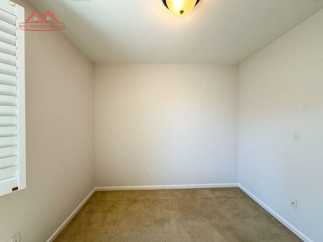 Building Photo - 326 Bautista Pl