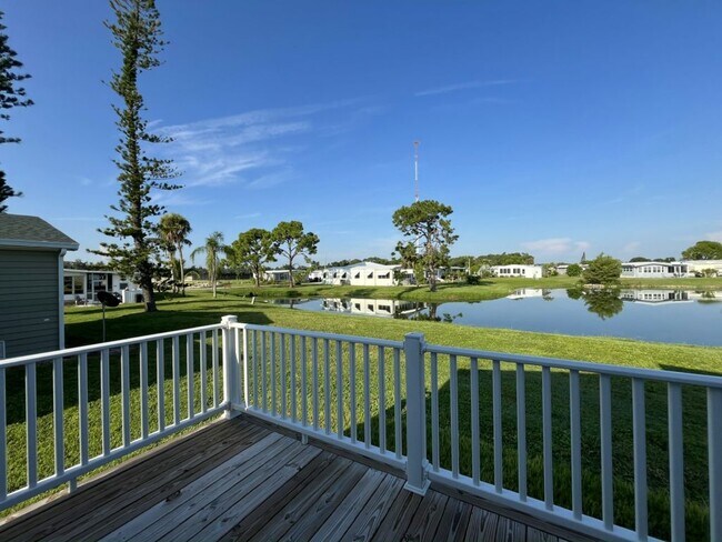 Building Photo - 813 Avanti Way Blvd