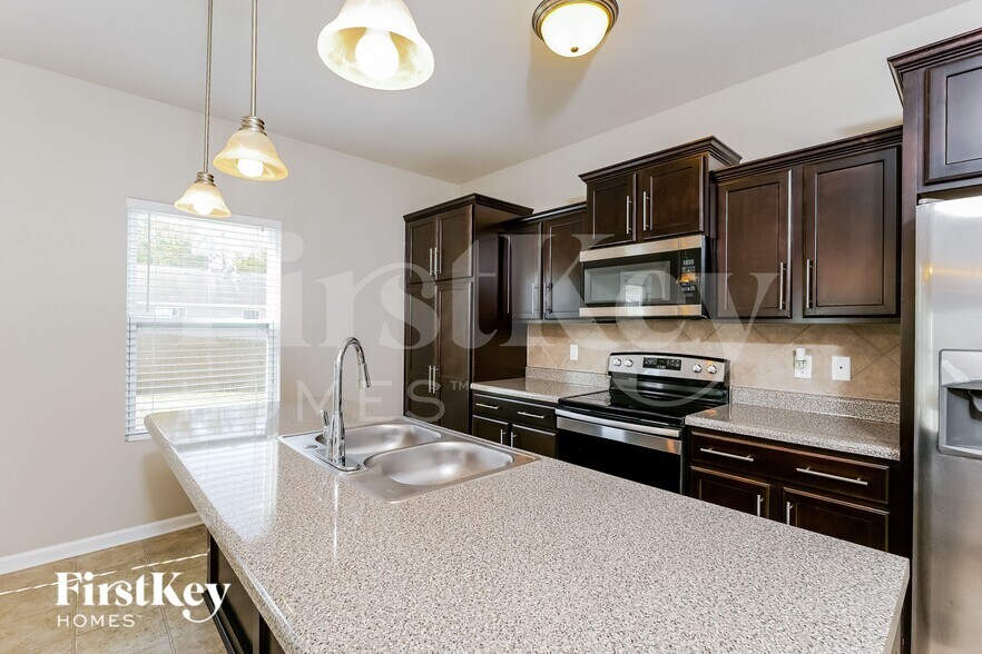 Building Photo - 431 Summergate Dr