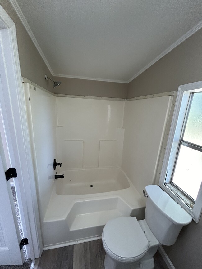 Building Photo - 526 Chris St