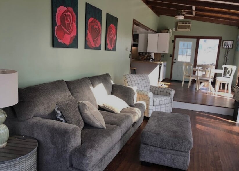 Building Photo - 64A Emerson Dr