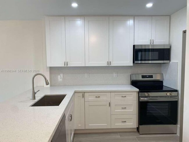 Building Photo - 7701 Camino Real