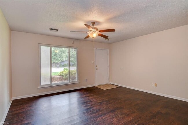 Building Photo - 4269 Grove Ct