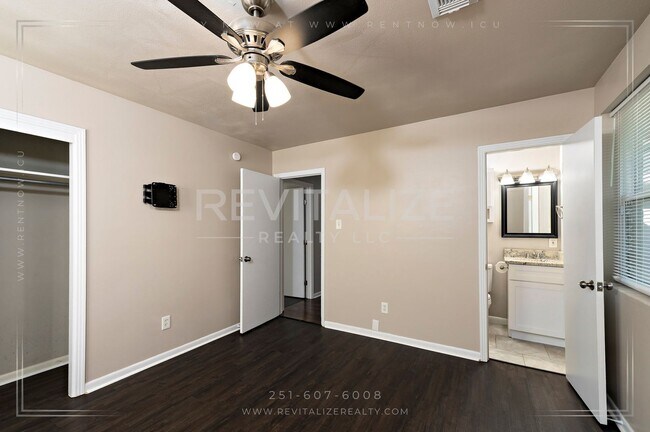 Building Photo - Beautifully Updated 4-Bedroom Home in West Mobile!