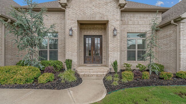 Building Photo - Rare Executive Rental in Desirable South J...