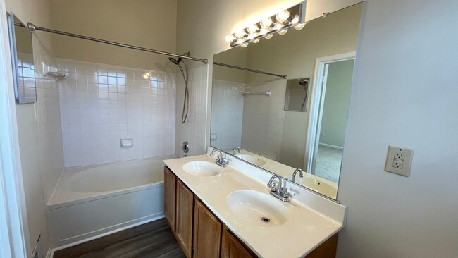 Building Photo - End Unit Townhouse in North Stafford