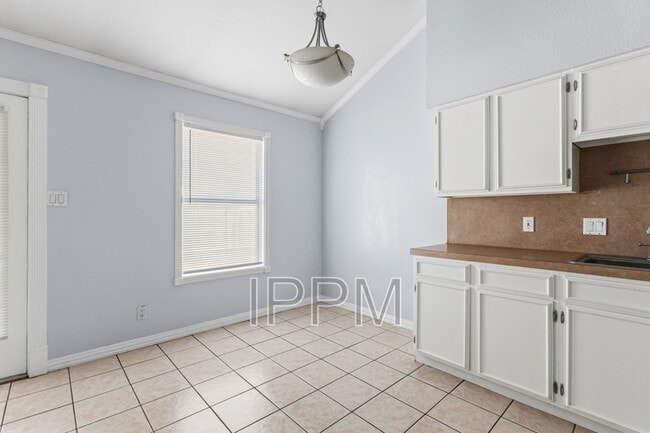 Building Photo - 4217 S Houston Dr