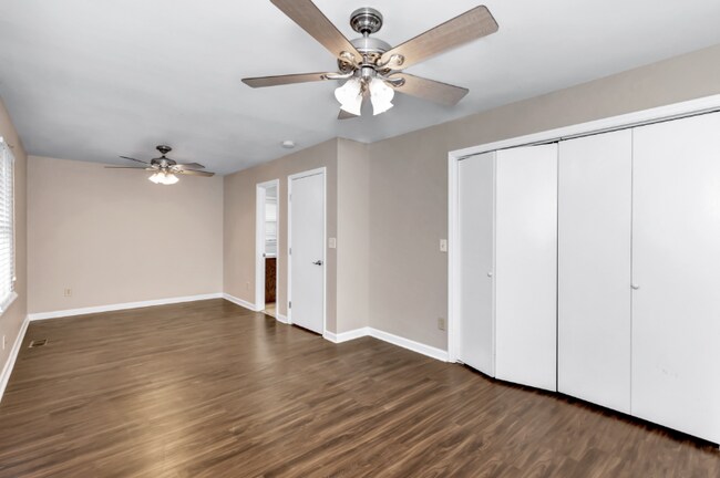 Building Photo - 2804 Thurman Cir SW