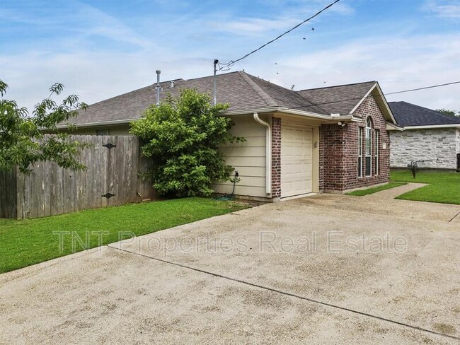 Building Photo - 1124 Carolina St