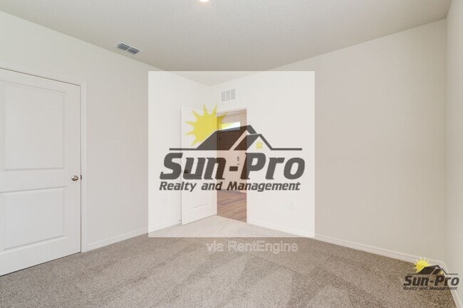 Building Photo - 4240 Acoma Dr