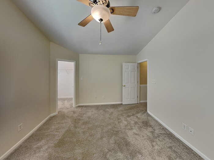 Building Photo - 2727 Oasis Ln