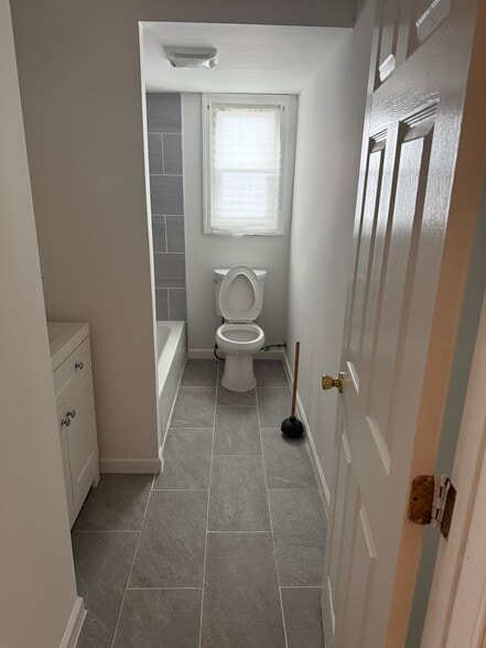 1 Bathroom - 183 Chancellor Ave