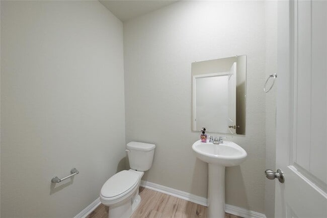 Building Photo - 521 Otto Ave