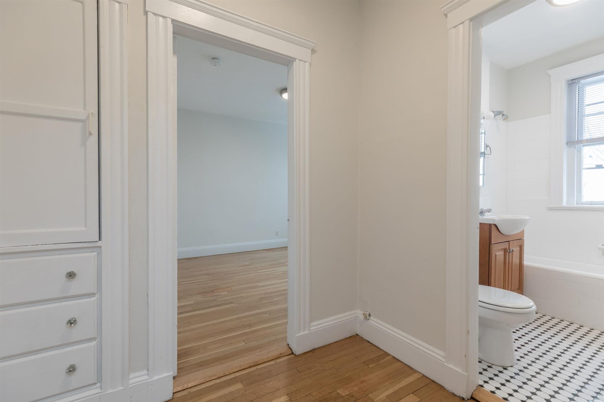 Building Photo - 20 Langdon St