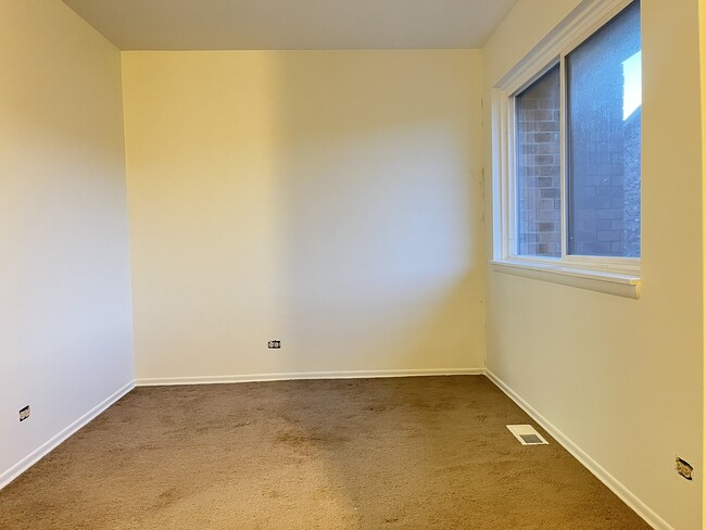 Building Photo - 9 Tower Ct