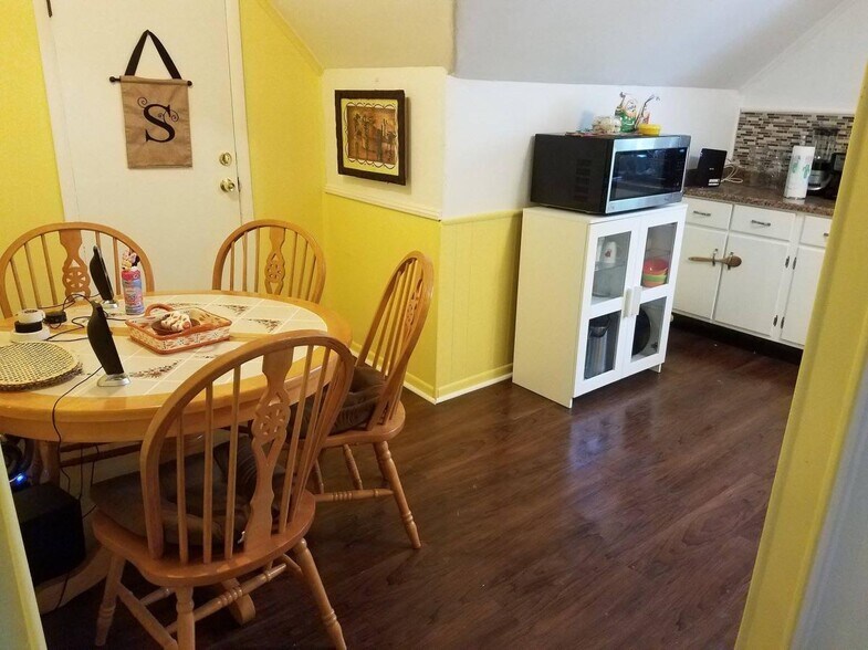 Building Photo - 21 Watts St